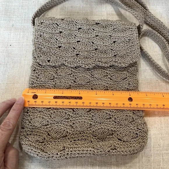 Frankie & Johnnie Beige Crossbody‎ Purse - Picture 2 of 9